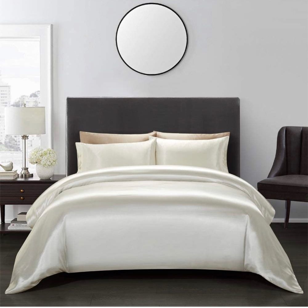 Duvet Cover Bedding Satin Silky Super Soft Wrinkle Free (King sized, Off White)